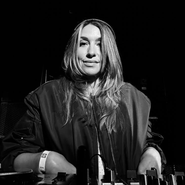 Söngkona All Saints opinberar dekkri hlið poppheimsins á tíunda áratugnum